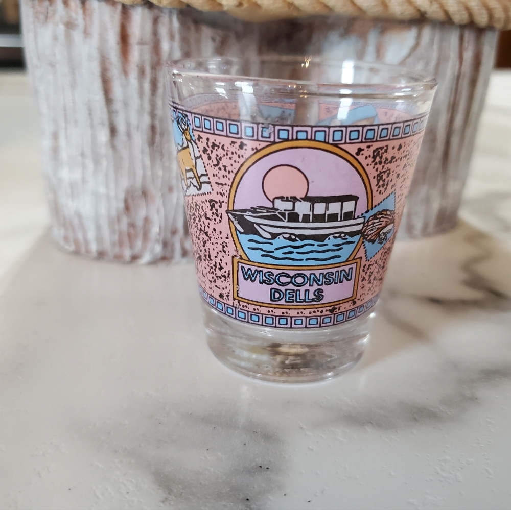 Wisconsin Dells Shot Glass - Picture 4 of 6